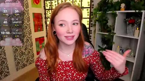 Snapshot of maya_light chatting on March 7, 2025, 8:02 am Maya online show from March 7, 2025, 8:02 am