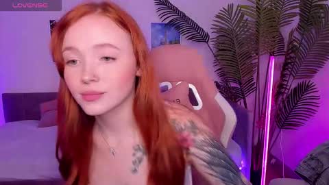 Snapshot of maya_light chatting on September 11, 2025, 8:47 am Maya online show from September 11, 2025, 8:47 am