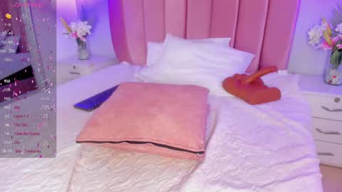 Snapshot of mayacardenas chatting on February 23, 2025, 12:37 pm Maya online show from February 23, 2025, 12:37 pm