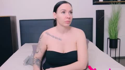 MayaCruise online show from February 20, 2026, 10:16 am