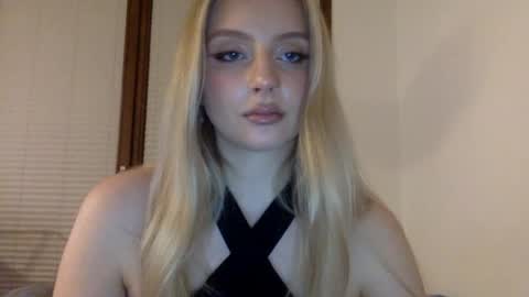 mayaflirt online show from April 6, 2026, 6:31 pm