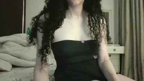 Snapshot of mayamiaxoxo chatting on October 8, 2025, 5:43 pm mayamiaxoxo online show from October 8, 2025, 5:43 pm