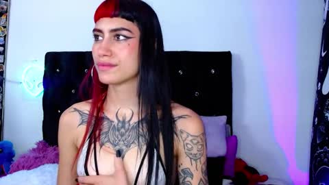 mayaredd online show from February 6, 2025, 8:45 pm