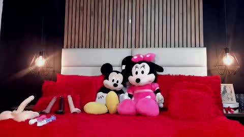 Snapshot of mayarusell01 chatting on September 24, 2025, 5:38 pm Nicolle Ruselle Hello my lovely schedule for great fun from 630 am and end 800 pm Colombian time I wait for you online show from September 24, 2025, 5:38 pm