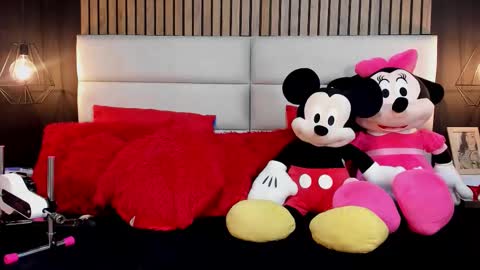 Snapshot of mayarusell01 chatting on October 4, 2025, 3:10 pm Nicolle Ruselle Hello my lovely schedule for great fun from 630 am and end 800 pm Colombian time I wait for you online show from October 4, 2025, 3:10 pm