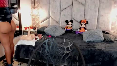 Snapshot of mayarusell01 chatting on October 14, 2025, 12:17 pm Nicolle Ruselle Hello my lovely schedule for great fun from 630 am and end 800 pm Colombian time I wait for you online show from October 14, 2025, 12:17 pm