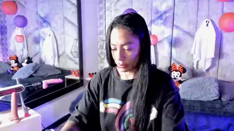 Snapshot of mayarusell01 chatting on October 18, 2025, 12:39 pm Nicolle Ruselle Hello my lovely schedule for great fun from 630 am and end 800 pm Colombian time I wait for you online show from October 18, 2025, 12:39 pm