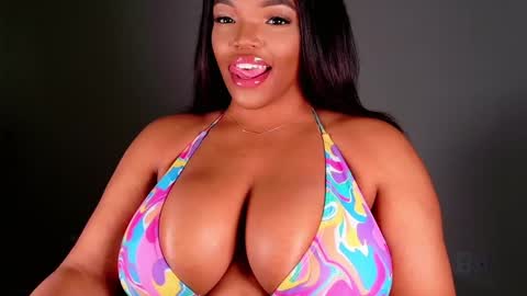 MayBabi online show from February 13, 2025, 10:43 pm