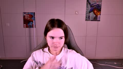 maybloom_ online show from November 27, 2025, 5:20 am