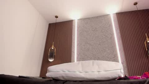 Snapshot of maye_wells_ chatting on April 21, 2026, 1:42 am Maye Wells online show from April 21, 2026, 1:42 am