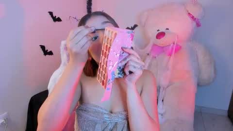 may online show from October 24, 2025, 6:37 pm