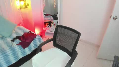 Mayu KIm online show from October 27, 2025, 7:07 pm