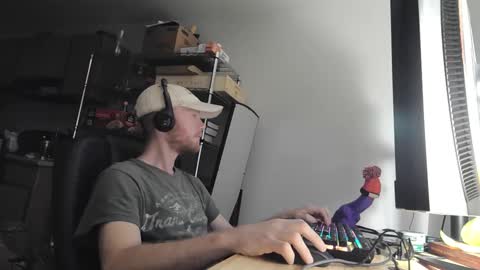 mcchoopyy online show from September 17, 2025, 2:02 am