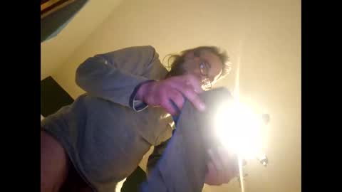 Snapshot of mccock16cm chatting on April 17, 2026, 12:13 am mccock16cm online show from April 17, 2026, 12:13 am