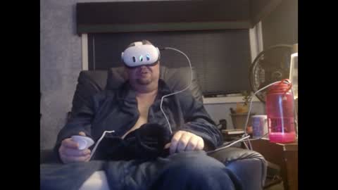 Snapshot of mckhero chatting on December 14, 2024, 12:11 am Sean online show from December 14, 2024, 12:11 am