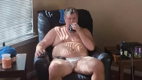 Snapshot of mckhero chatting on September 28, 2025, 4:45 pm Sean online show from September 28, 2025, 4:45 pm