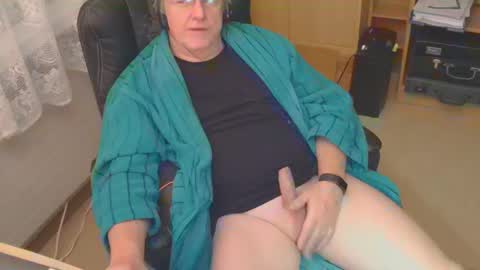 mcswis6 online show from December 2, 2024, 1:35 pm