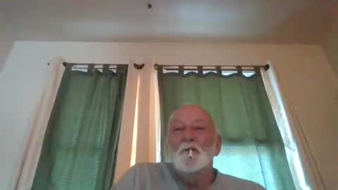 mdane99 online show from December 4, 2025, 9:12 pm