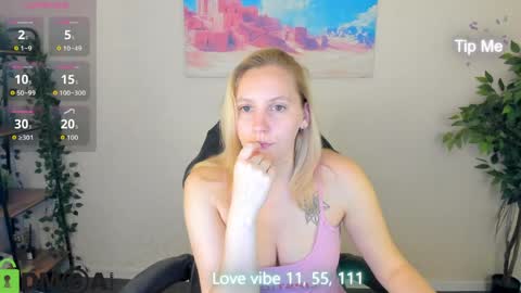 Snapshot of me1issa_bell chatting on June 1, 2026, 12:45 am Melissa online show from June 1, 2026, 12:45 am