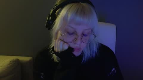 Roze online show from May 21, 2026, 1:01 am