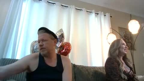 Snapshot of me2283 chatting on May 30, 2026, 5:43 pm me2283 online show from May 30, 2026, 5:43 pm