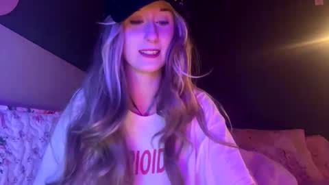 Snapshot of meadowmoon3 chatting on January 19, 2026, 3:21 am meadowmoon3 online show from January 19, 2026, 3:21 am