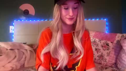 Snapshot of meadowmoon3 chatting on March 26, 2026, 12:06 am meadowmoon3 online show from March 26, 2026, 12:06 am