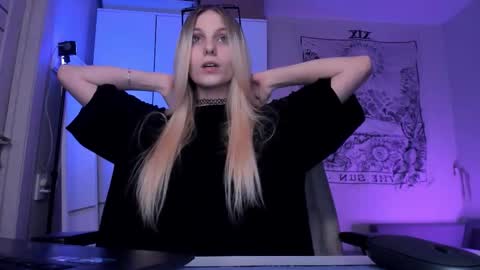 Snapshot of meandmaboy chatting on January 15, 2026, 3:22 am Anna online show from January 15, 2026, 3:22 am