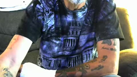 me at home online show from December 27, 2024, 2:12 pm