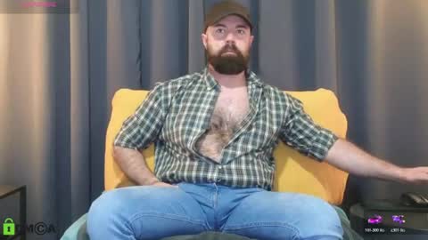 Snapshot of meaty_roll chatting on July 21, 2026, 1:41 am Meaty Roll online show from July 21, 2026, 1:41 am