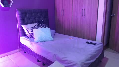 Snapshot of medelynevans chatting on January 31, 2025, 11:03 pm medelyn Instagram mady evans13 online show from January 31, 2025, 11:03 pm