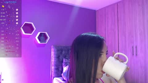 Snapshot of medelynevans chatting on February 7, 2025, 11:34 pm medelyn Instagram mady evans13 online show from February 7, 2025, 11:34 pm