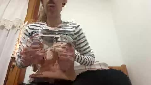 medusalady online show from March 1, 2025, 7:15 pm