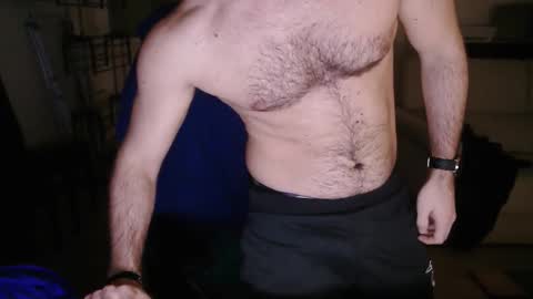 Snapshot of mee_xxx chatting on December 21, 2025, 8:27 pm sexyjerk online show from December 21, 2025, 8:27 pm