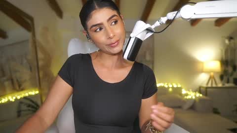 Andrea  online show from January 23, 2025, 8:45 pm