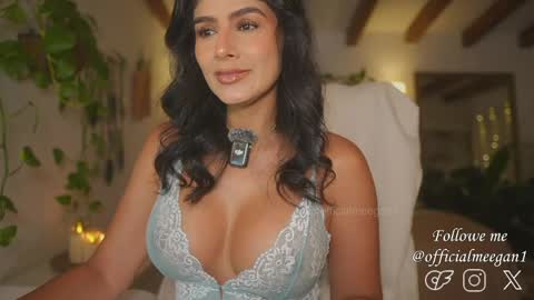 Andrea  online show from April 11, 2026, 4:22 pm