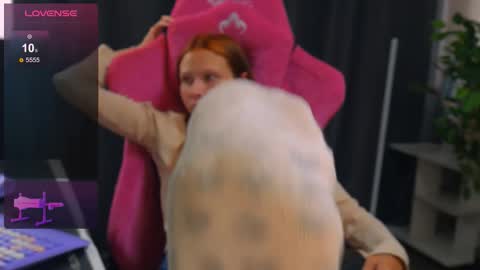 Snapshot of meek_cutie chatting on September 10, 2025, 8:58 am meek_cutie online show from September 10, 2025, 8:58 am