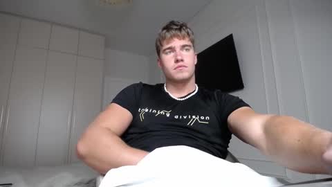 Max online show from September 26, 2025, 4:00 pm