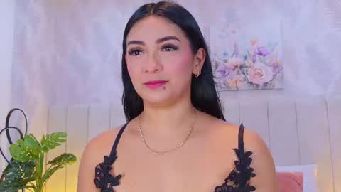 Snapshot of megan_cruzgb chatting on July 9, 2026, 12:31 pm Carolina Paez online show from July 9, 2026, 12:31 pm