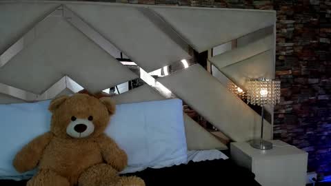     online show from September 29, 2025, 11:26 am