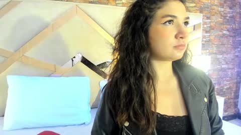     online show from October 8, 2025, 1:09 pm