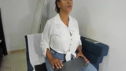Snapshot of megan_greyxx chatting on December 11, 2024, 10:47 am megan_greyxx online show from December 11, 2024, 10:47 am