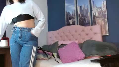 Snapshot of megan_lr chatting on June 7, 2026, 1:43 am Valentina online show from June 7, 2026, 1:43 am