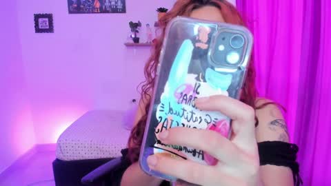 Snapshot of megan_ricci chatting on February 4, 2025, 9:10 pm Laura online show from February 4, 2025, 9:10 pm