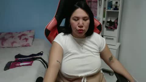 Snapshot of megan_slut1 chatting on October 22, 2025, 11:37 pm Megan online show from October 22, 2025, 11:37 pm