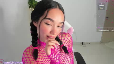 Snapshot of megan_sweet24 chatting on April 28, 2026, 2:27 am megan sweet online show from April 28, 2026, 2:27 am