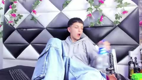 Snapshot of megan_thompsonn_ chatting on October 28, 2025, 2:37 am megan_thompsonn_ online show from October 28, 2025, 2:37 am