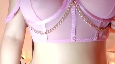 Snapshot of megan_whitee__ chatting on July 3, 2026, 2:07 am Im Megan Please do not demand a show without first tiping Thank you online show from July 3, 2026, 2:07 am