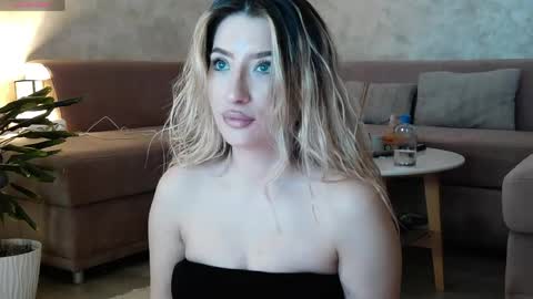 Snapshot of meganblazex chatting on May 14, 2026, 7:31 pm Megan online show from May 14, 2026, 7:31 pm