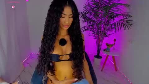 Snapshot of megancarlott_ chatting on July 13, 2026, 10:01 pm megancarlott_ online show from July 13, 2026, 10:01 pm